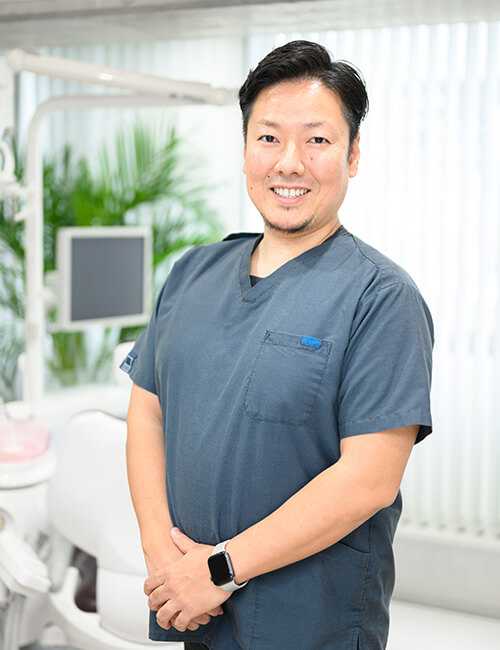 与野いのうえ歯科の院長、井ノ上 靖尊